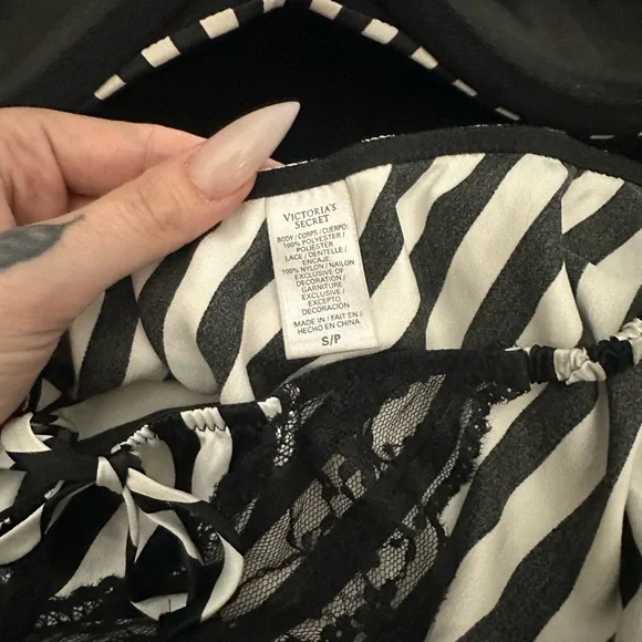 Vintage Victoria's Secret Stripped Bra And Panty Set - Picture 5 of 5